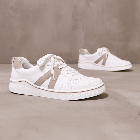 NWT MIA White Sneakers with detail - Picture 1 of 4